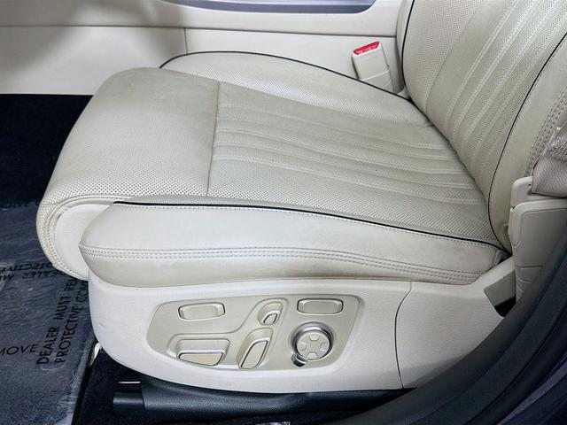 Photo of 2017 Patagonia Blue Metallic Genesis G90