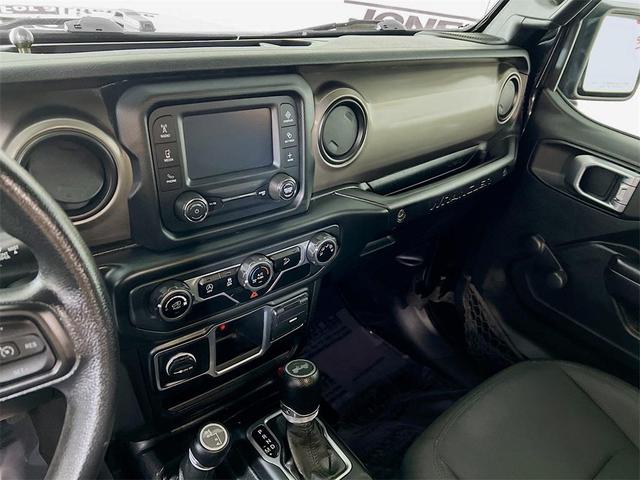 Photo of 2020 Black Clearcoat Jeep Wrangler