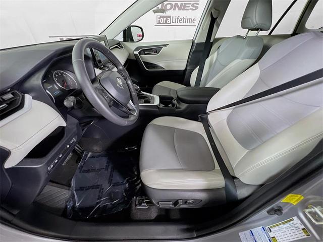 Photo of 2020 Silver Sky Toyota RAV4