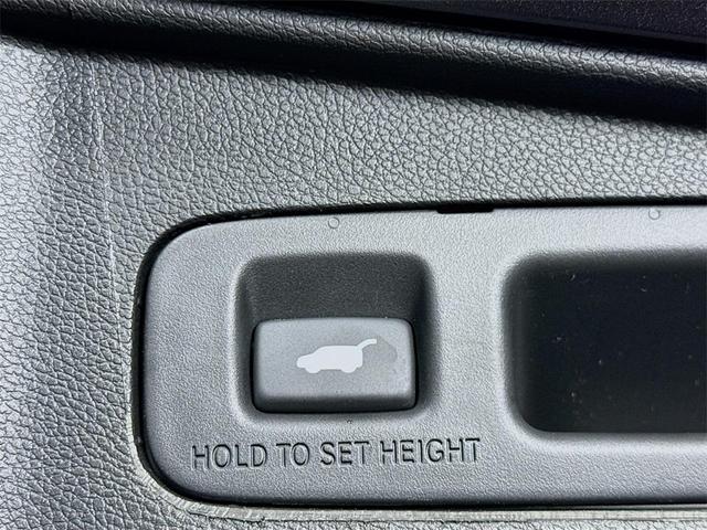 Photo of 2022 Crystal Black Pearl Honda CR-V