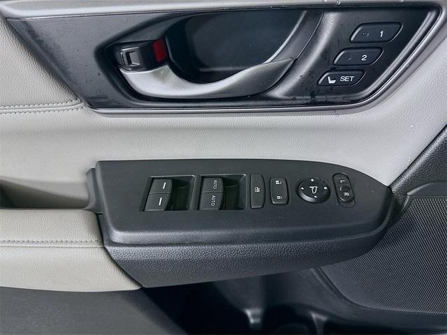 Photo of 2022 Crystal Black Pearl Honda CR-V