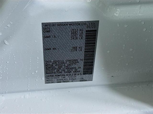 Photo of 2023 Pearl White Tricoat Nissan Altima