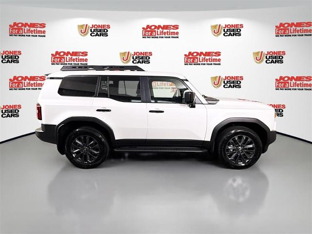 Photo of 2024 Pearl Toyota Land Cruiser