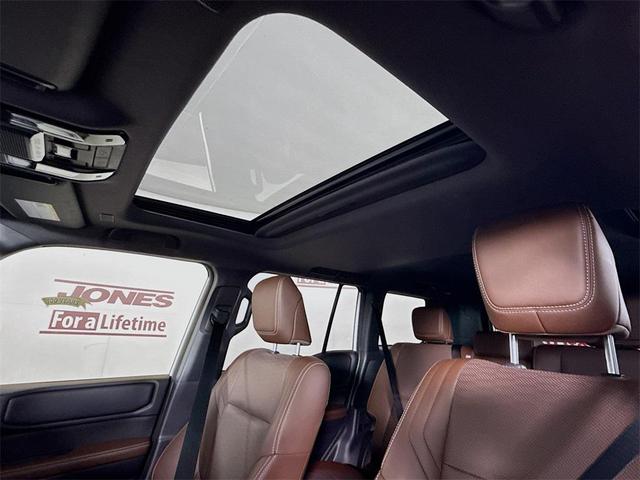 Photo of 2024 Pearl Toyota Land Cruiser