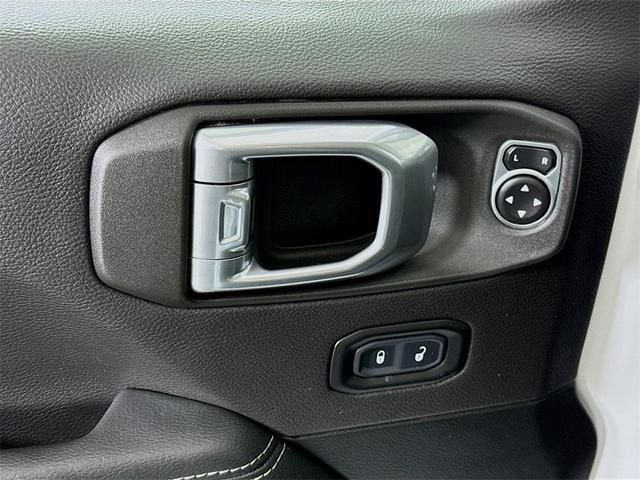 Photo of 2021 Bright White Clearcoat Jeep Wrangler Unlimited