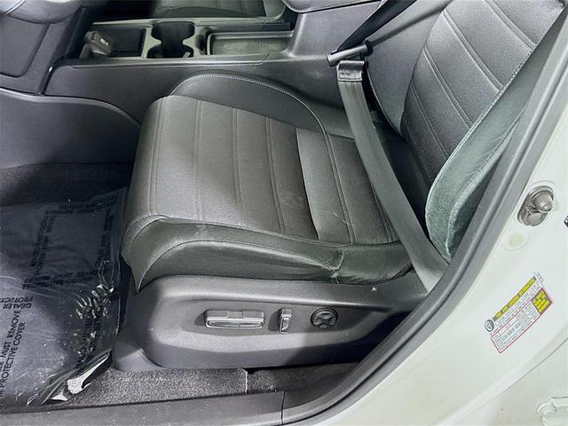 Photo of 2019 Platinum White Pearl Honda CR-V