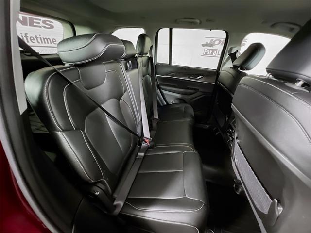Photo of 2023 Velvet Red Pearlcoat Jeep Grand Cherokee