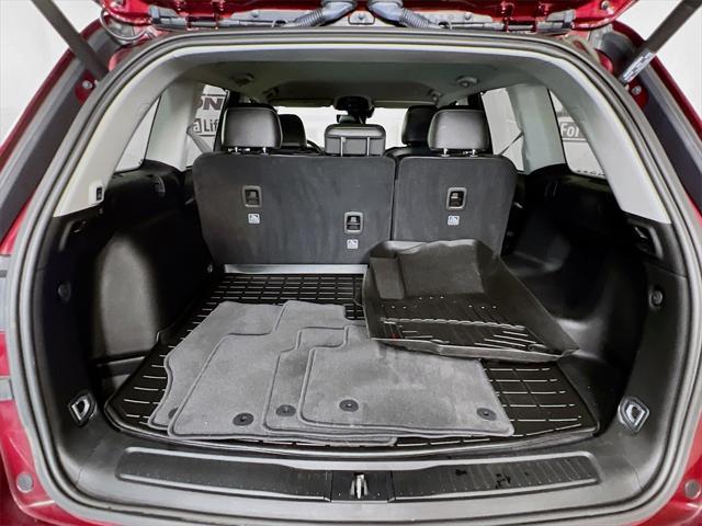 Photo of 2023 Velvet Red Pearlcoat Jeep Grand Cherokee
