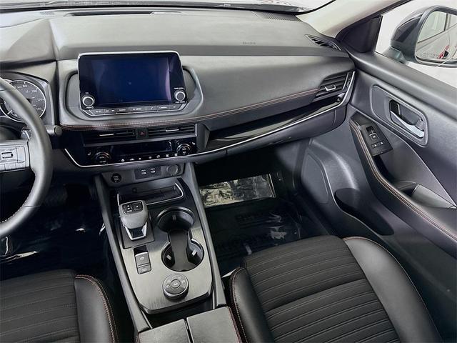 Photo of 2025 Super Black Nissan Rogue