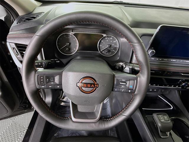 Photo of 2025 Super Black Nissan Rogue
