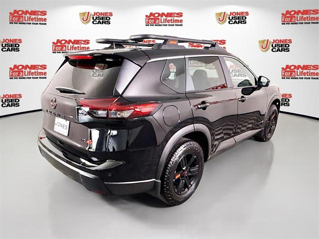 Photo of 2025 Super Black Nissan Rogue