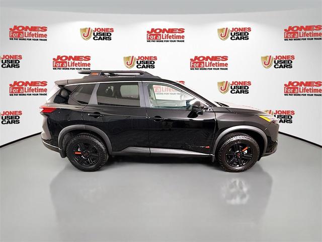 Photo of 2025 Super Black Nissan Rogue