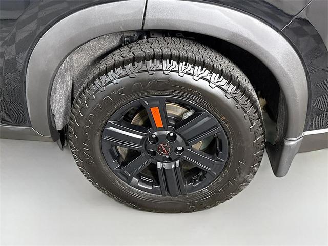 Photo of 2025 Super Black Nissan Rogue
