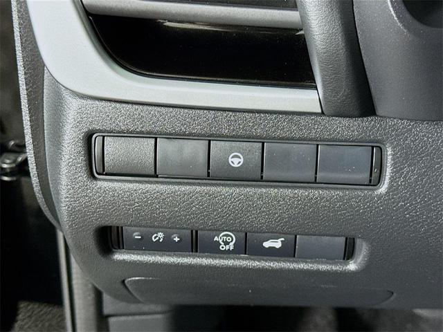 Photo of 2025 Super Black Nissan Rogue