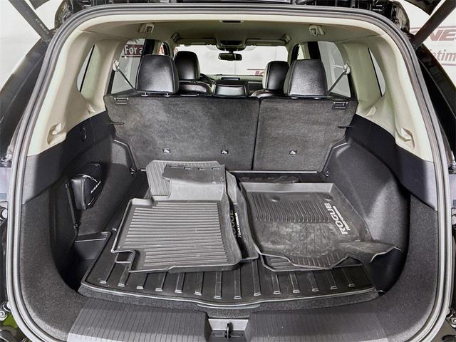 Photo of 2025 Super Black Nissan Rogue