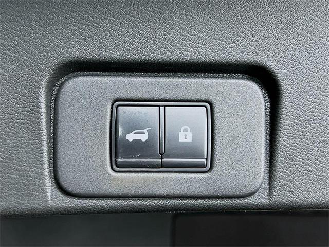 Photo of 2022 Champagne Silver Metallic Nissan Rogue