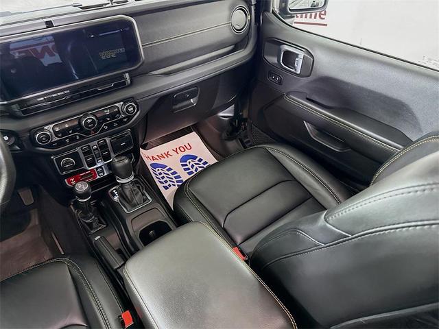 Photo of 2024 Black Clearcoat Jeep Wrangler