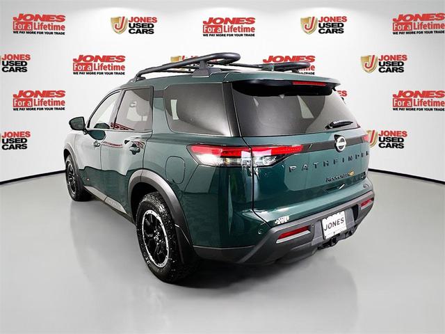 Photo of 2024 Obsidian Green Pearl Nissan Pathfinder
