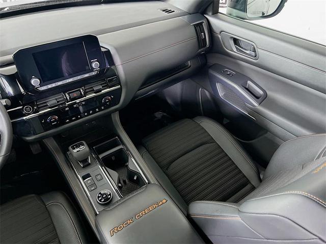Photo of 2024 Obsidian Green Pearl Nissan Pathfinder