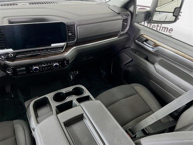 Photo of 2024 Summit White GMC Sierra 2500