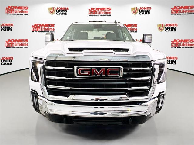 Photo of 2024 Summit White GMC Sierra 2500