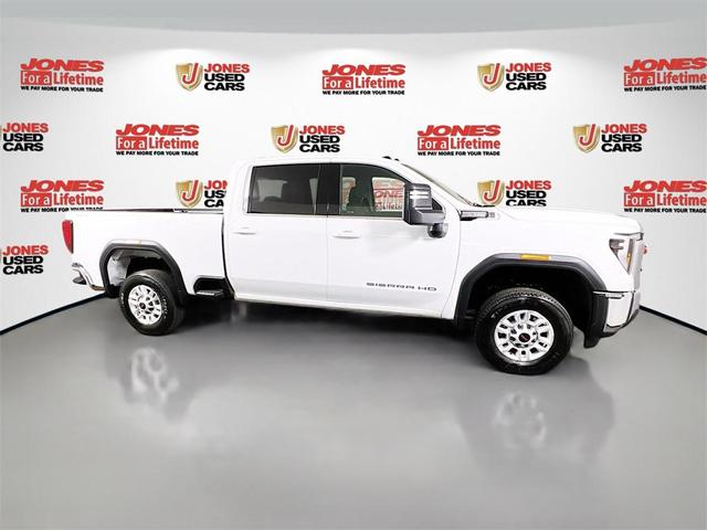 Photo of 2024 Summit White GMC Sierra 2500