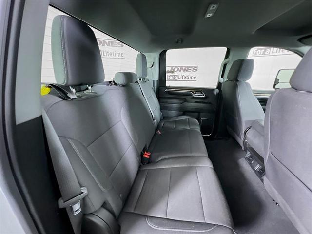 Photo of 2024 Summit White GMC Sierra 2500