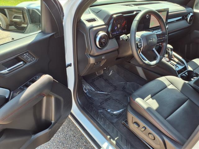 Photo of 2023 Summit White Chevrolet Colorado