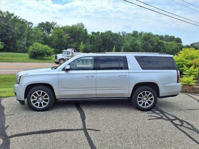 Photo of 2016 Quicksilver Metallic GMC Yukon XL