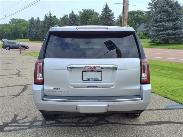 Photo of 2016 Quicksilver Metallic GMC Yukon XL