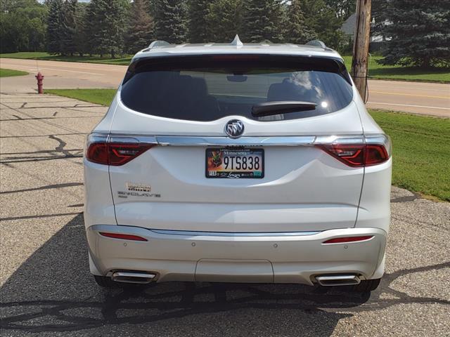 Photo of 2023 White Frost Tricoat Buick Enclave