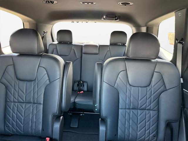 Photo of 2025 Wolf Gray Kia Telluride