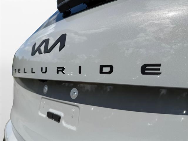 Photo of 2025 Wolf Gray Kia Telluride