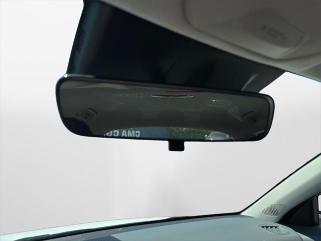 Photo of 2025 Snow White Pearl Kia K4