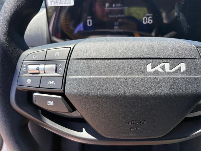 Photo of 2025 Snow White Pearl Kia K4