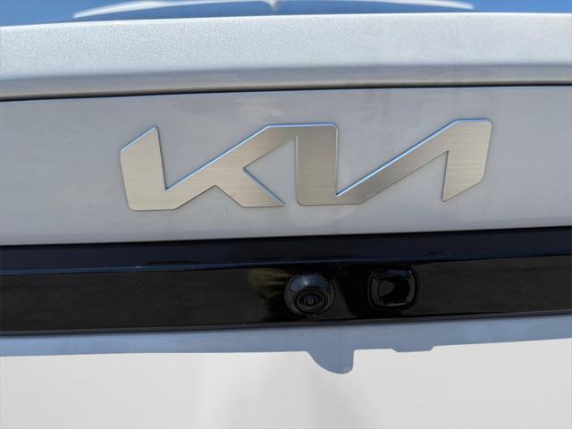 Photo of 2025 Snow White Pearl Kia K4