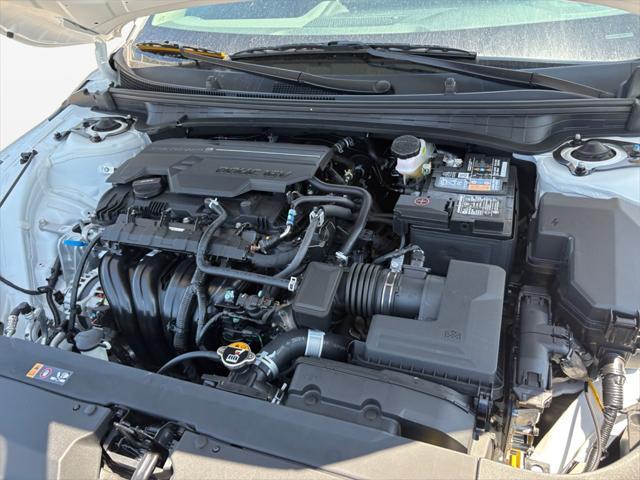 Photo of 2025 Snow White Pearl Kia K4