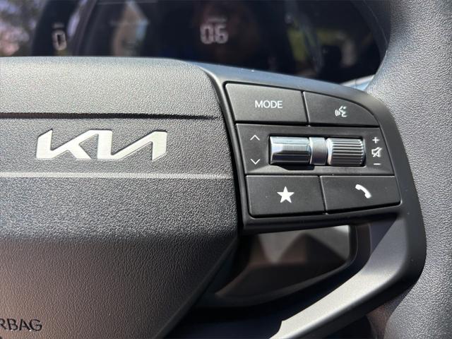 Photo of 2025 Snow White Pearl Kia K4
