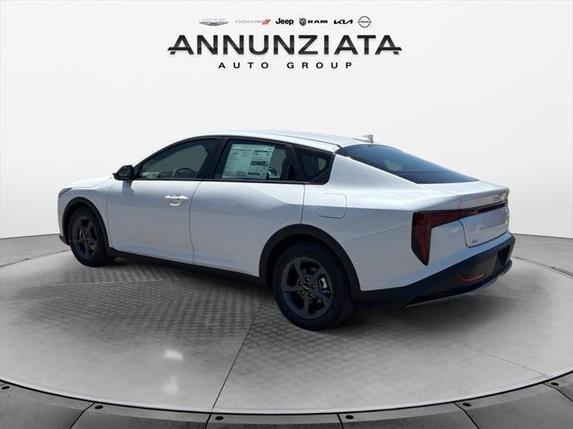 Photo of 2025 Snow White Pearl Kia K4