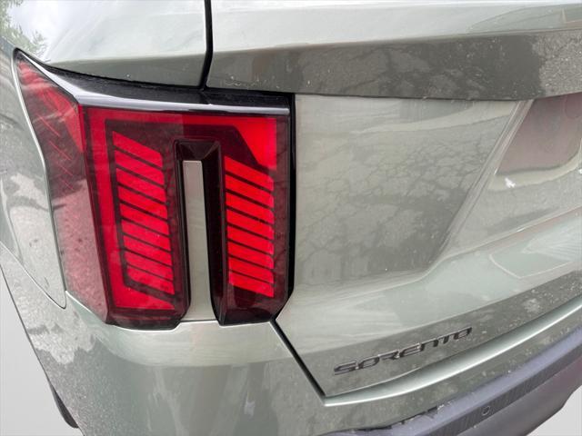 Photo of 2025 Jungle Green Kia Sorento
