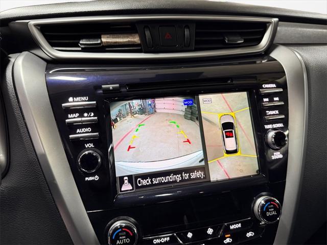Photo of 2023 Pearl White Tricoat Nissan Murano