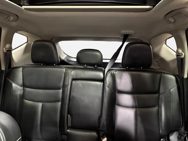 Photo of 2023 Pearl White Tricoat Nissan Murano