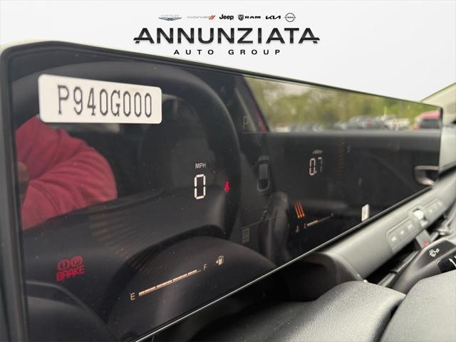 Photo of 2025 Currant Red Kia K4