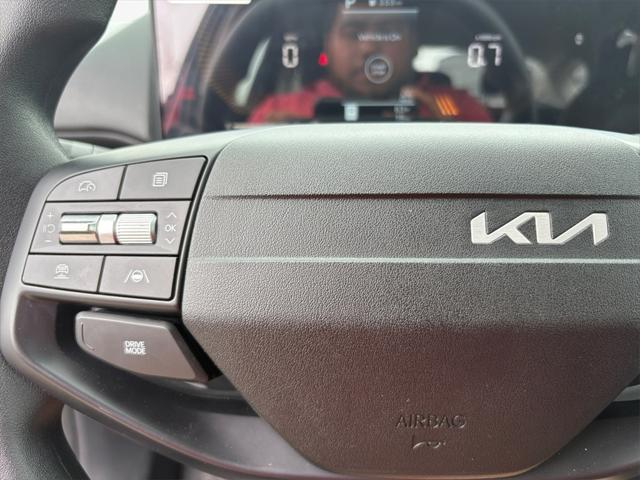 Photo of 2025 Currant Red Kia K4