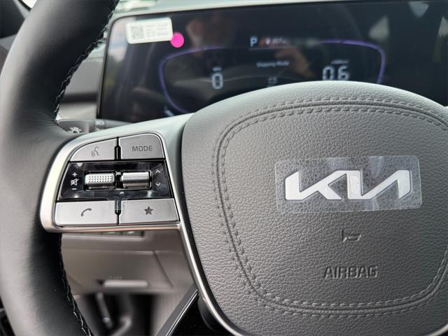 Photo of 2025 Ebony Black Kia Telluride