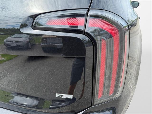 Photo of 2025 Ebony Black Kia Telluride