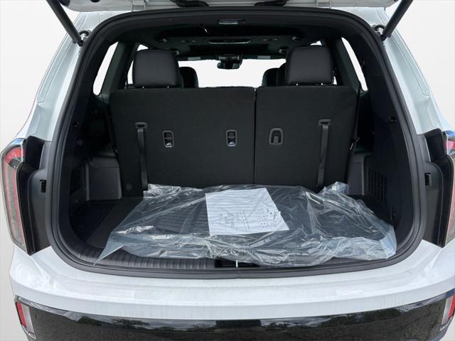 Photo of 2025 Glacial White Pearl Kia Telluride
