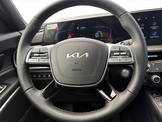 Photo of 2025 Glacial White Pearl Kia Telluride