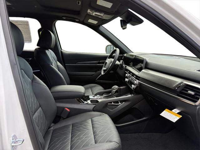 Photo of 2025 Glacial White Pearl Kia Telluride