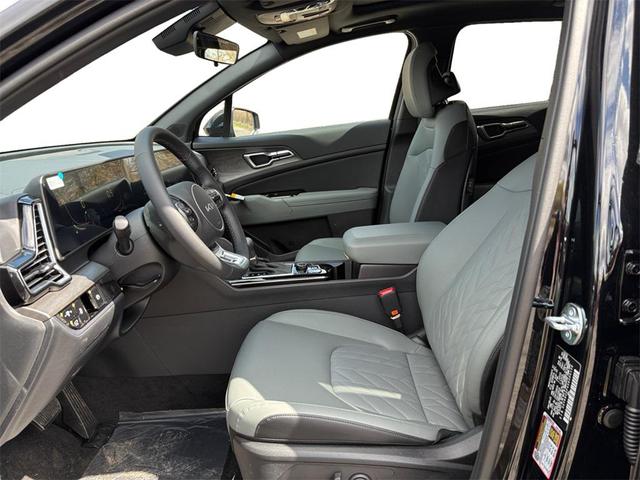 Photo of 2025 Ebony Black Kia Sportage